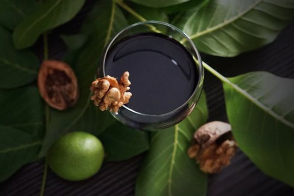 Blog - Green unripe walnut. When is it harvested and why?