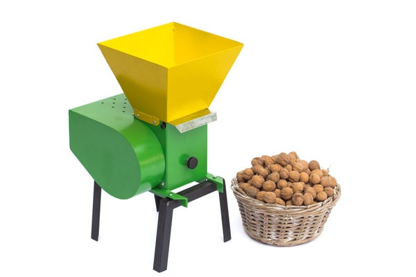 Blog - The automatic nutcracker. How to choose a nutcracker for walnut processing!?